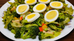 Brokkoli saláta tojással