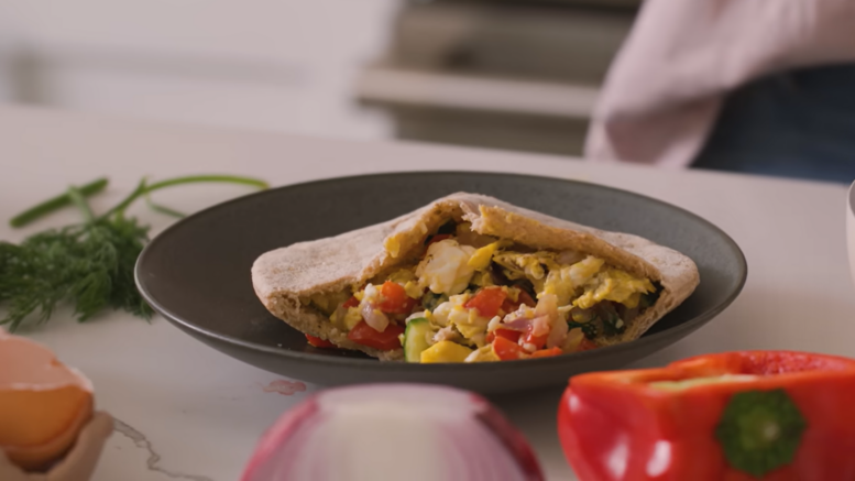 Tojásos sajtos reggeli