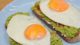 avokádós tojásos reggeli