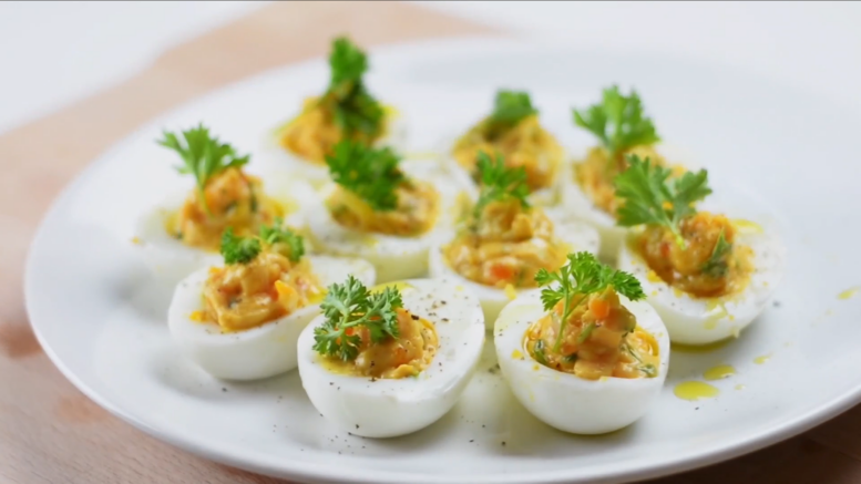 Toltott tojas majonezzel recept